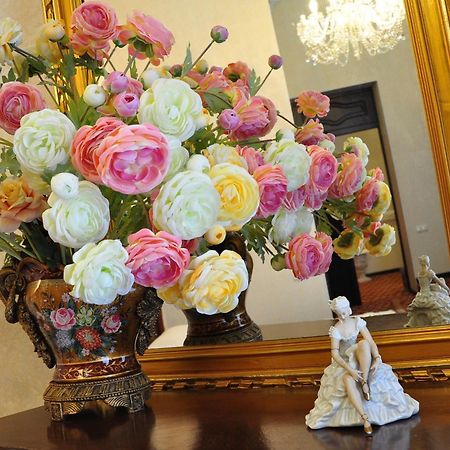 אודסה Queen Valery Hotel מראה חיצוני תמונה