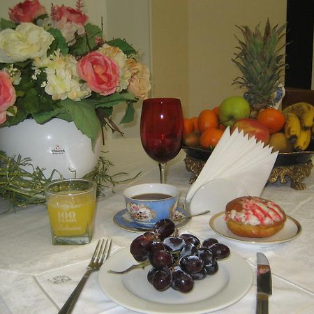 אודסה Queen Valery Hotel מראה חיצוני תמונה