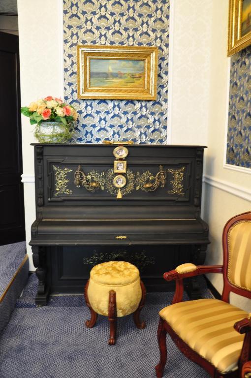 אודסה Queen Valery Hotel מראה חיצוני תמונה