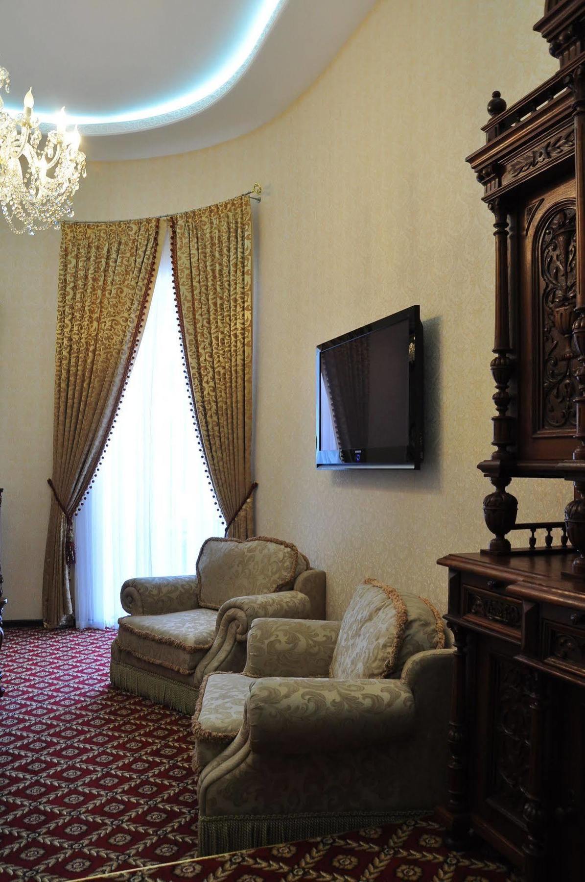אודסה Queen Valery Hotel מראה חיצוני תמונה