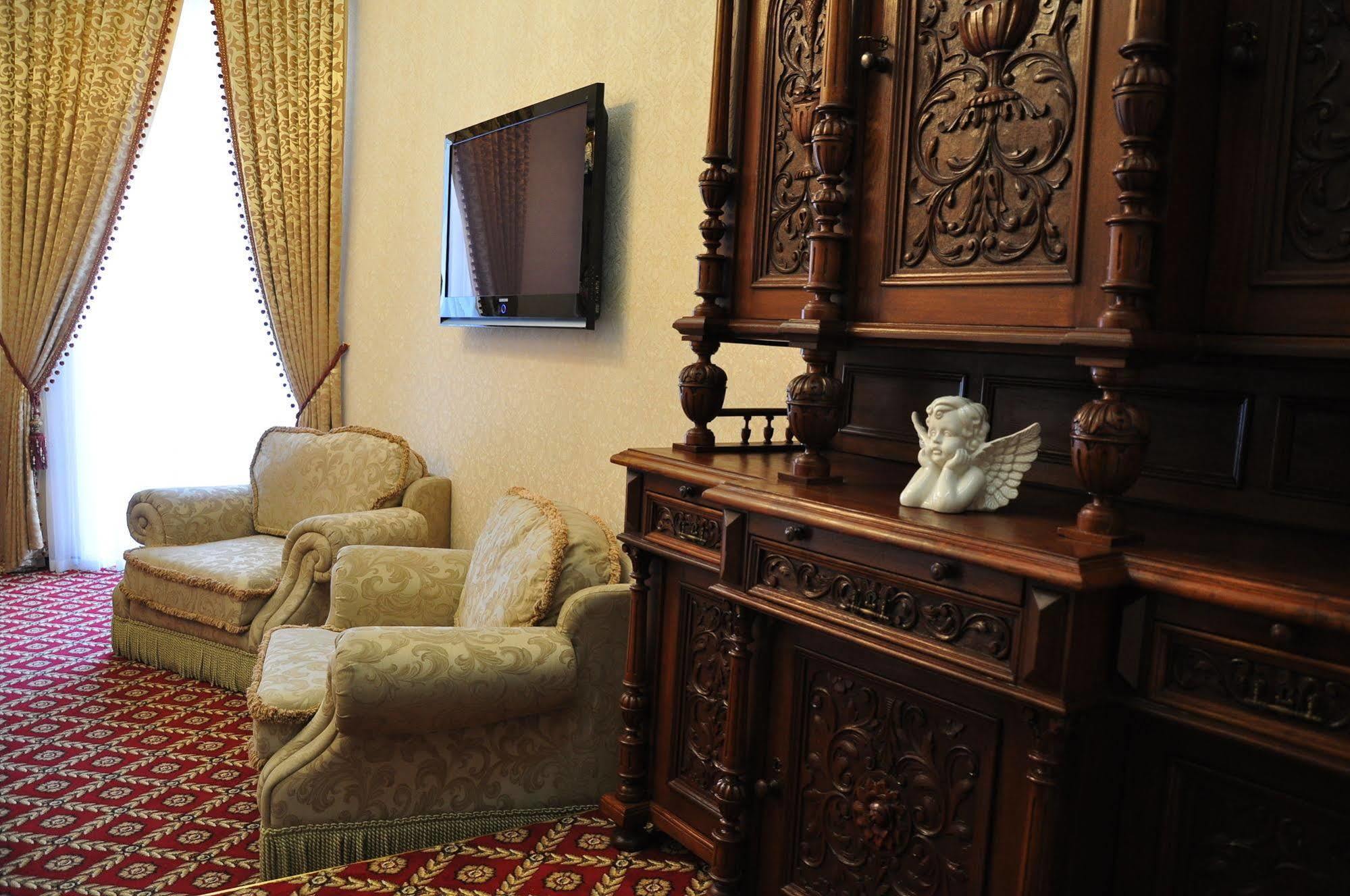 אודסה Queen Valery Hotel מראה חיצוני תמונה