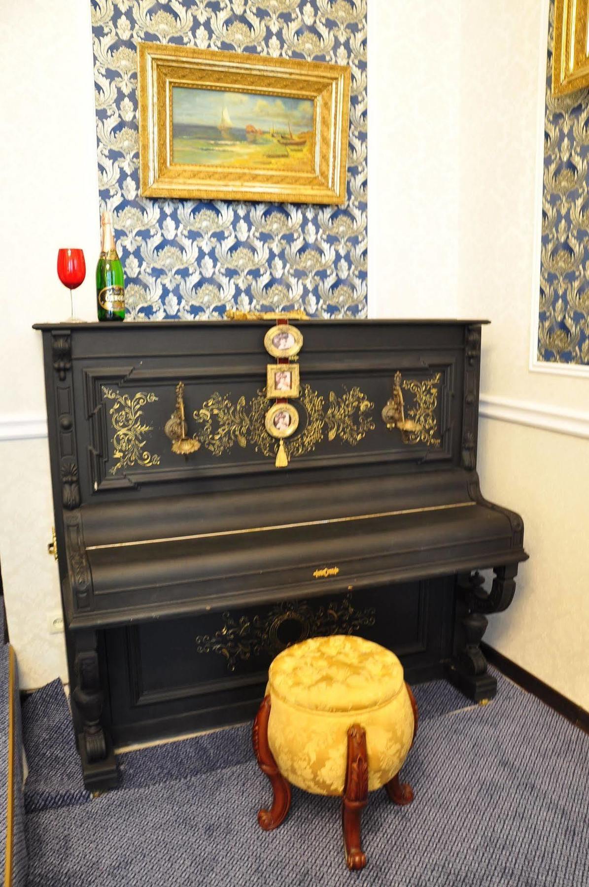 אודסה Queen Valery Hotel מראה חיצוני תמונה