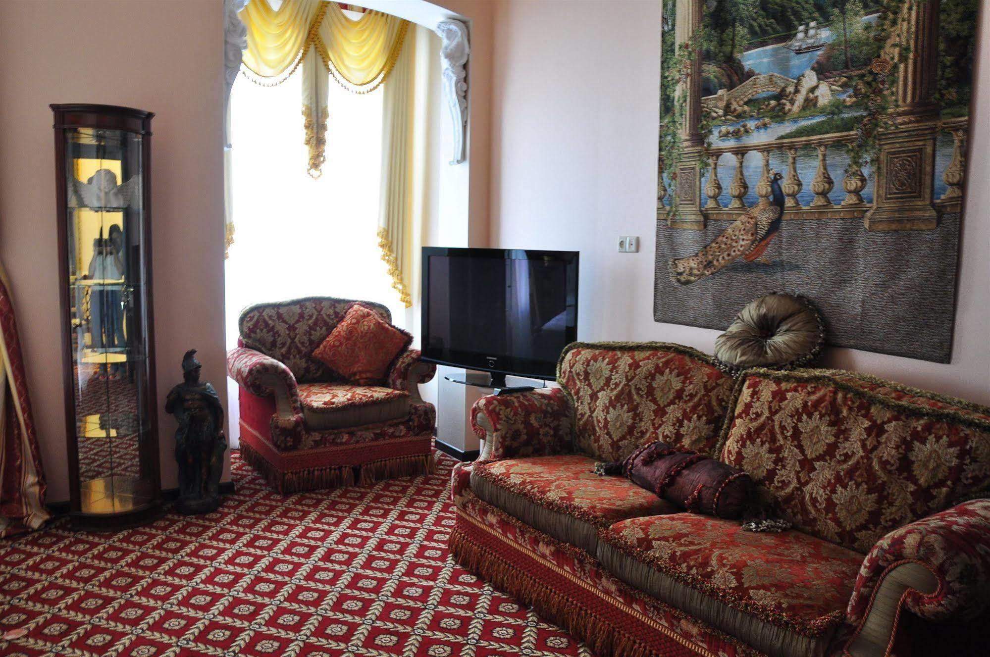 אודסה Queen Valery Hotel מראה חיצוני תמונה