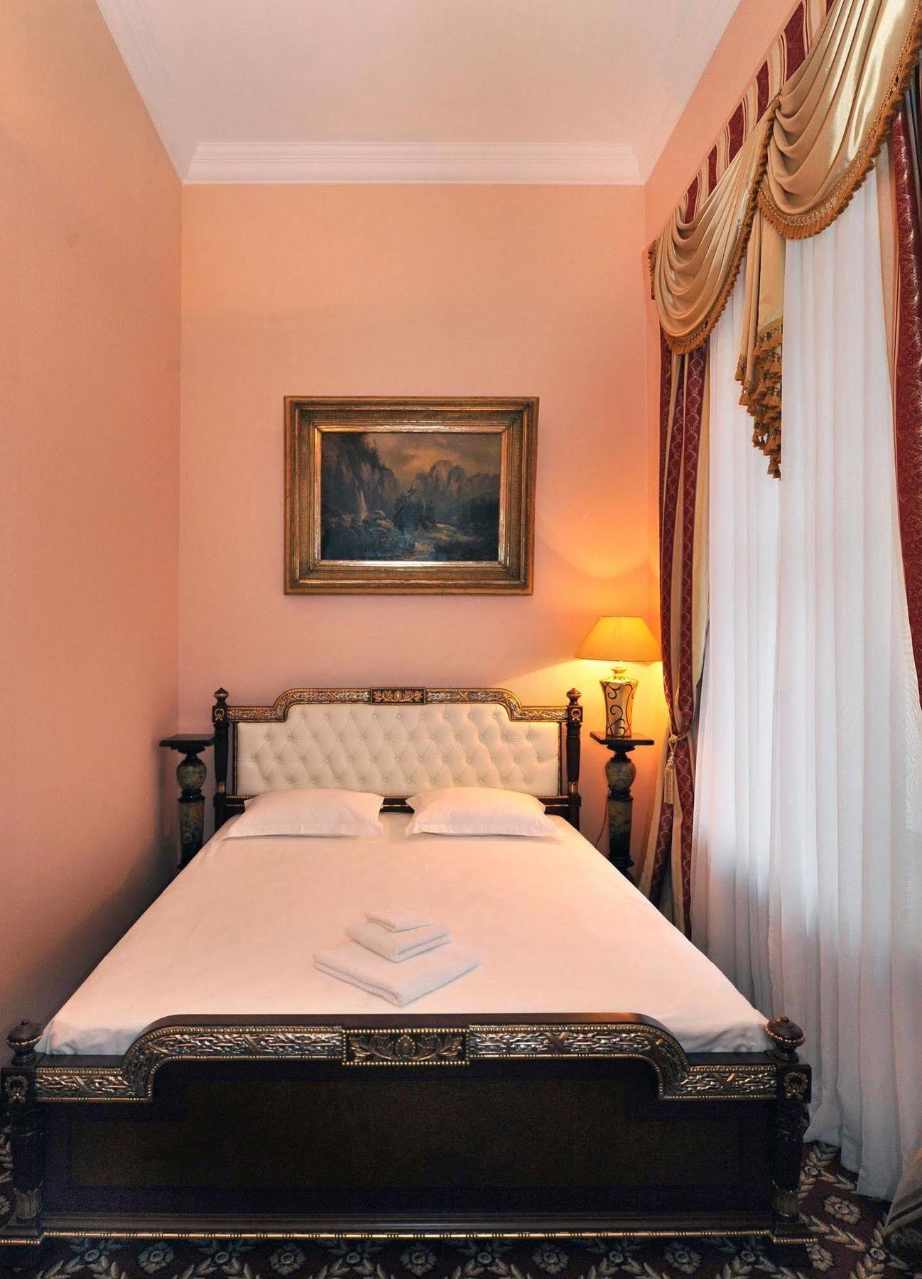 אודסה Queen Valery Hotel מראה חיצוני תמונה