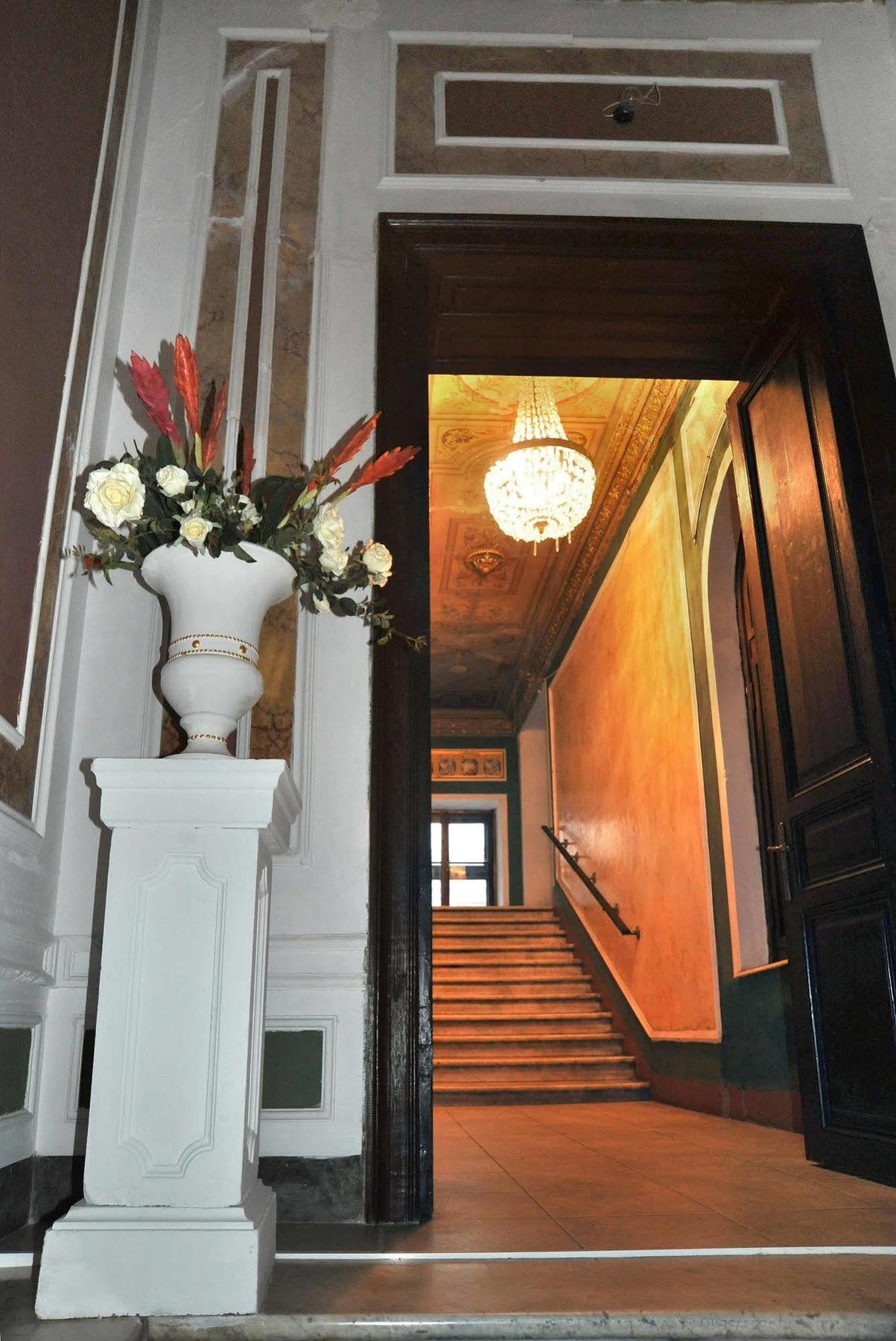 אודסה Queen Valery Hotel מראה חיצוני תמונה