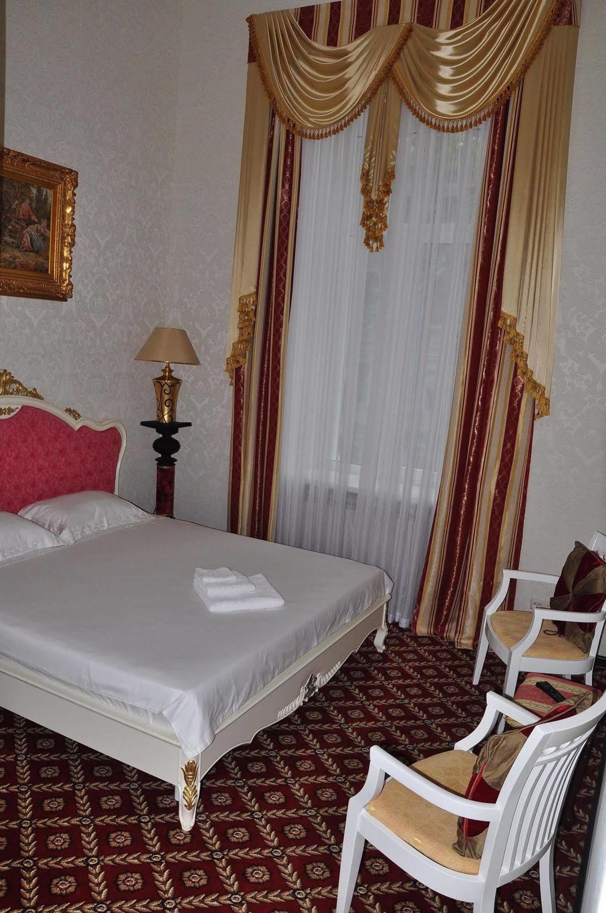 אודסה Queen Valery Hotel מראה חיצוני תמונה